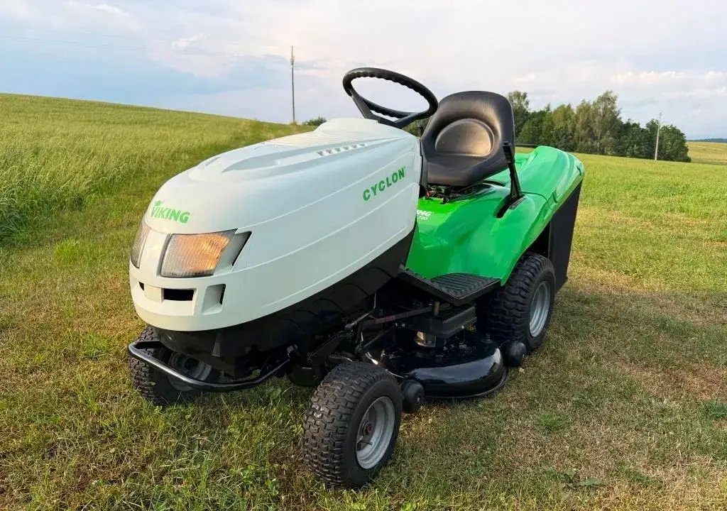Zahradní traktor, traktůrek Castelgarden, VIKING 15,5HP 102c