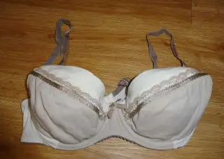 Kojící podprsenka 80 C