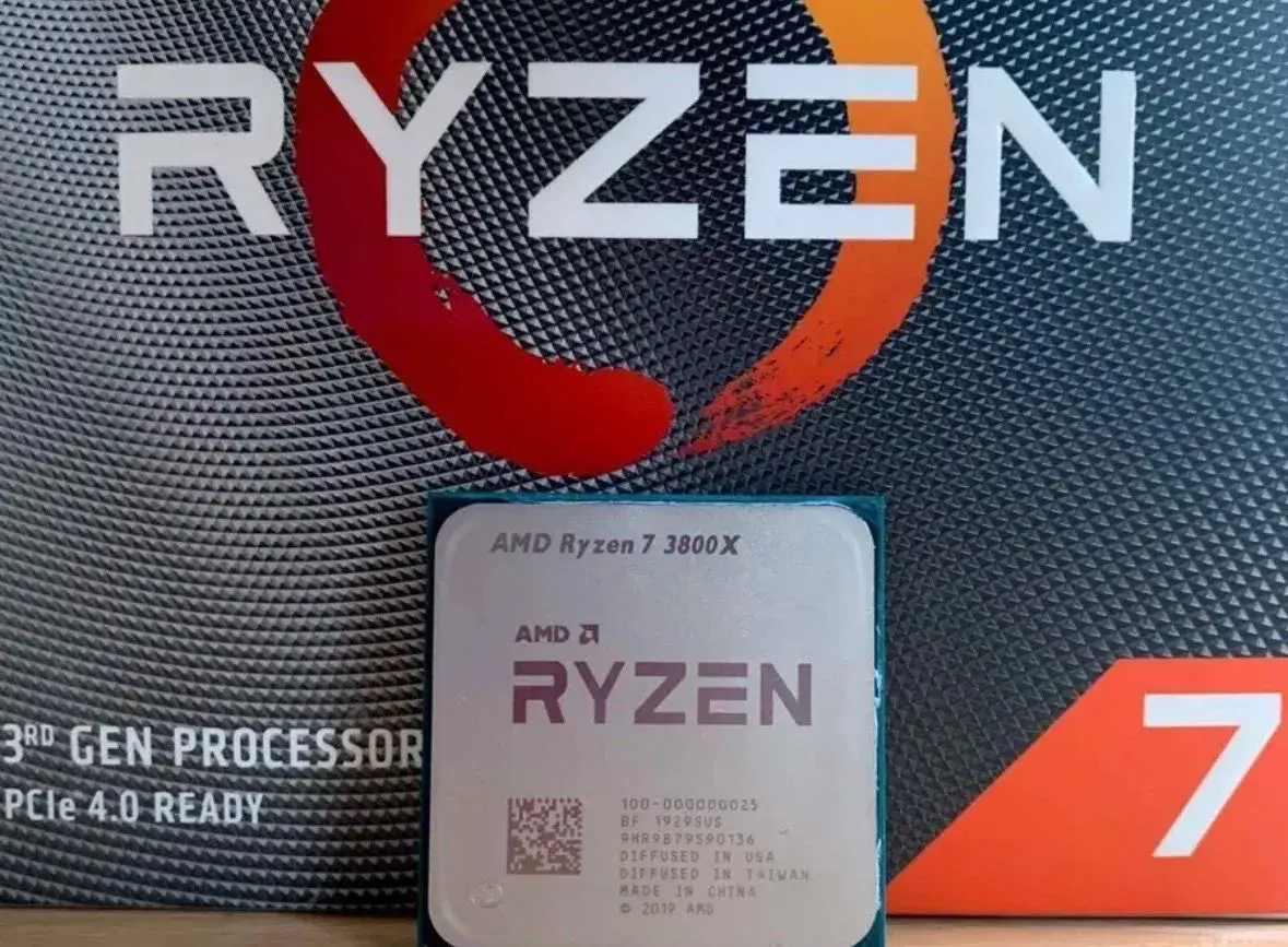 Amd Ryzen 7 3800x + chladič Amd Wraith prism RGB