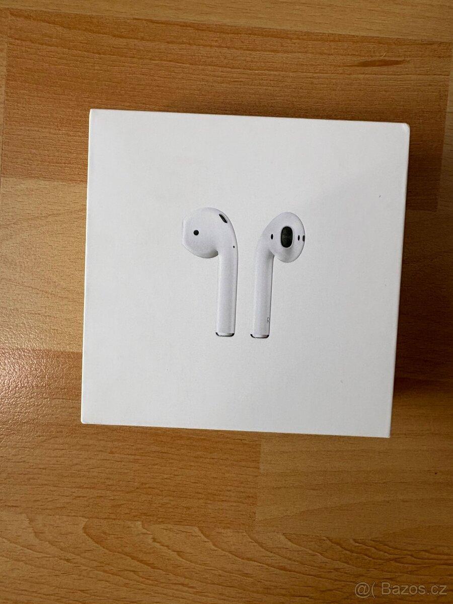 🎧 Apple AirPods 2.generace s bezdrátovým nabíjecím pouzdrem