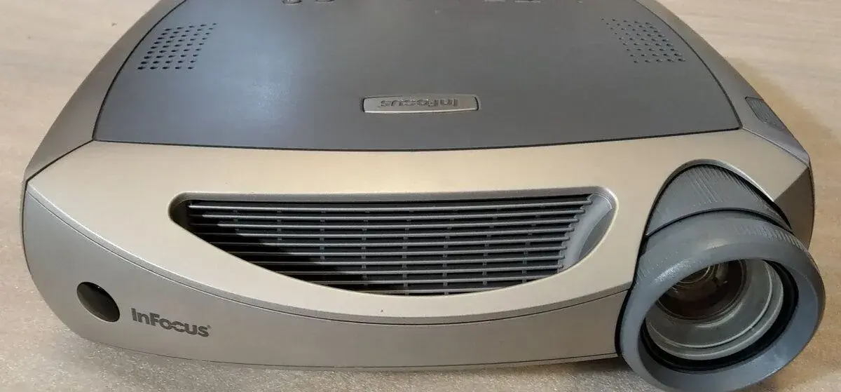 Projektor Infocus LP650