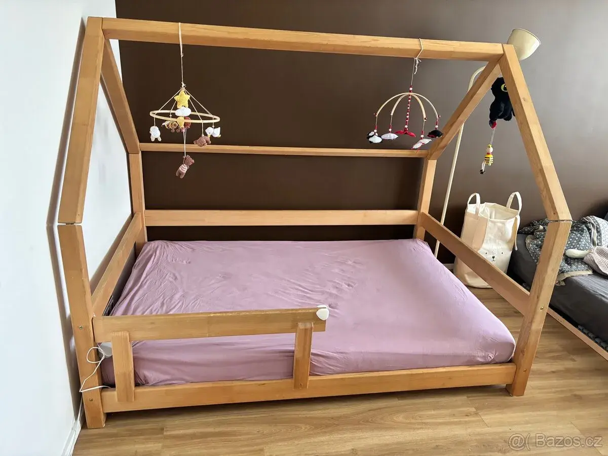 Postel Benlemi + matrace, povlečení, chránič