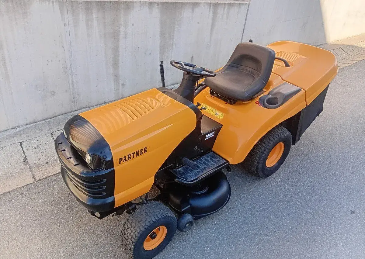 Zahradní traktor Partner - Husqvarna