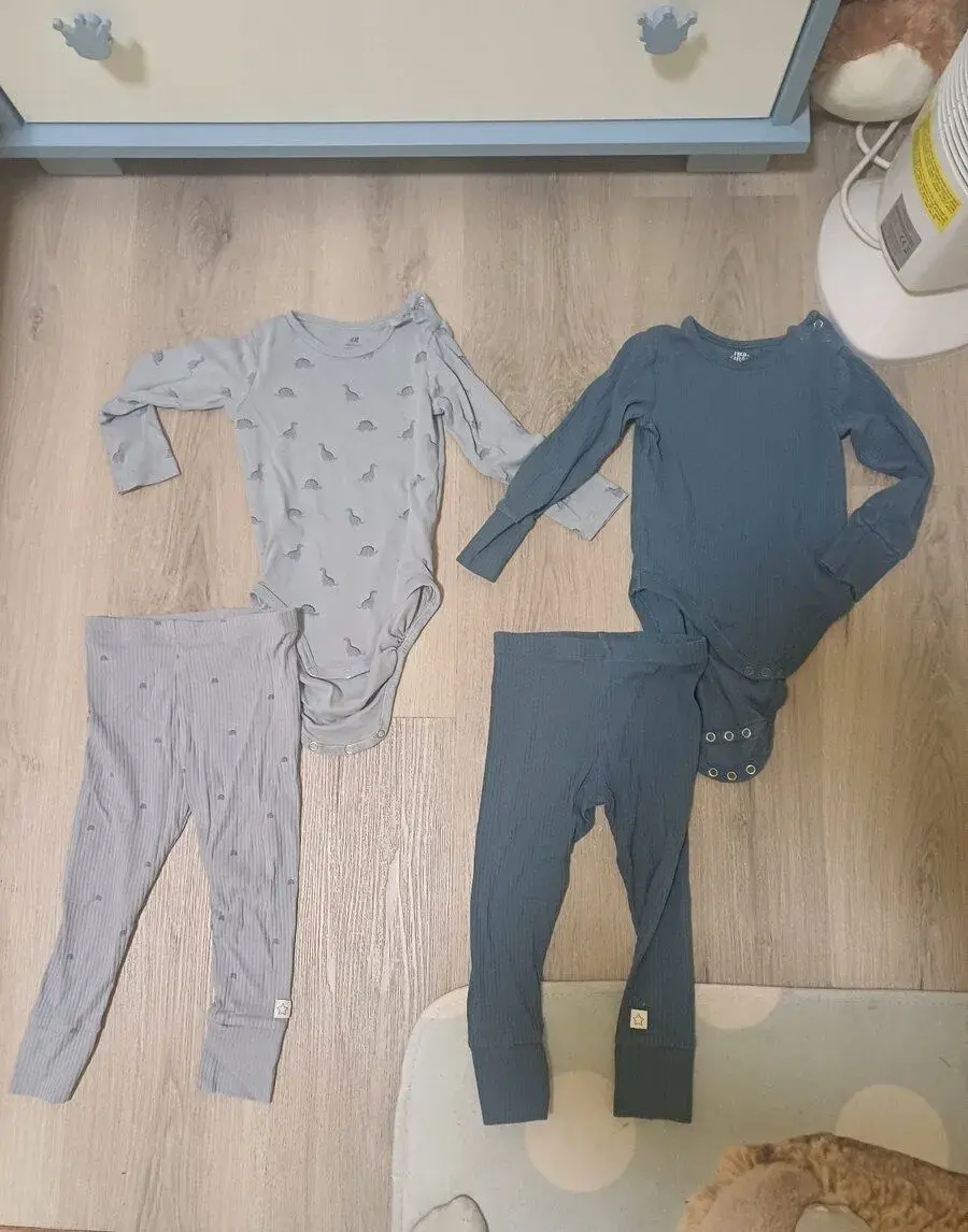 2 krásné komplety body + leginy, vel. 92