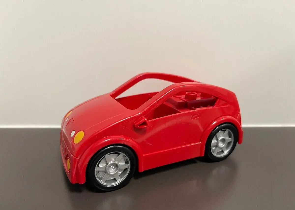 Lego Duplo červené auto