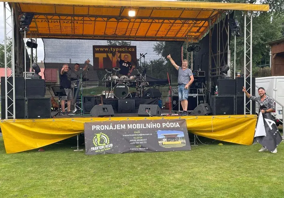 mobilní pódium, stage 7,5 x 6m