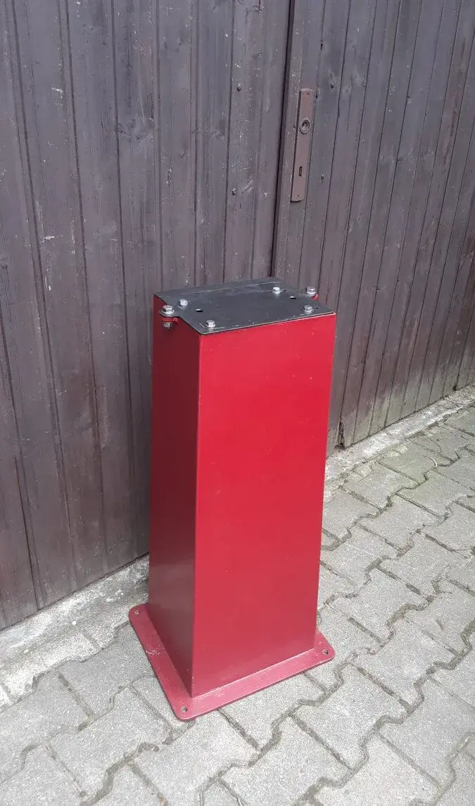 Stojan na brusku