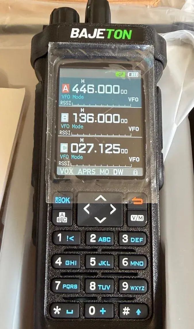 Bajeton BJ-9000 - stejný jako Radtel 950 pro