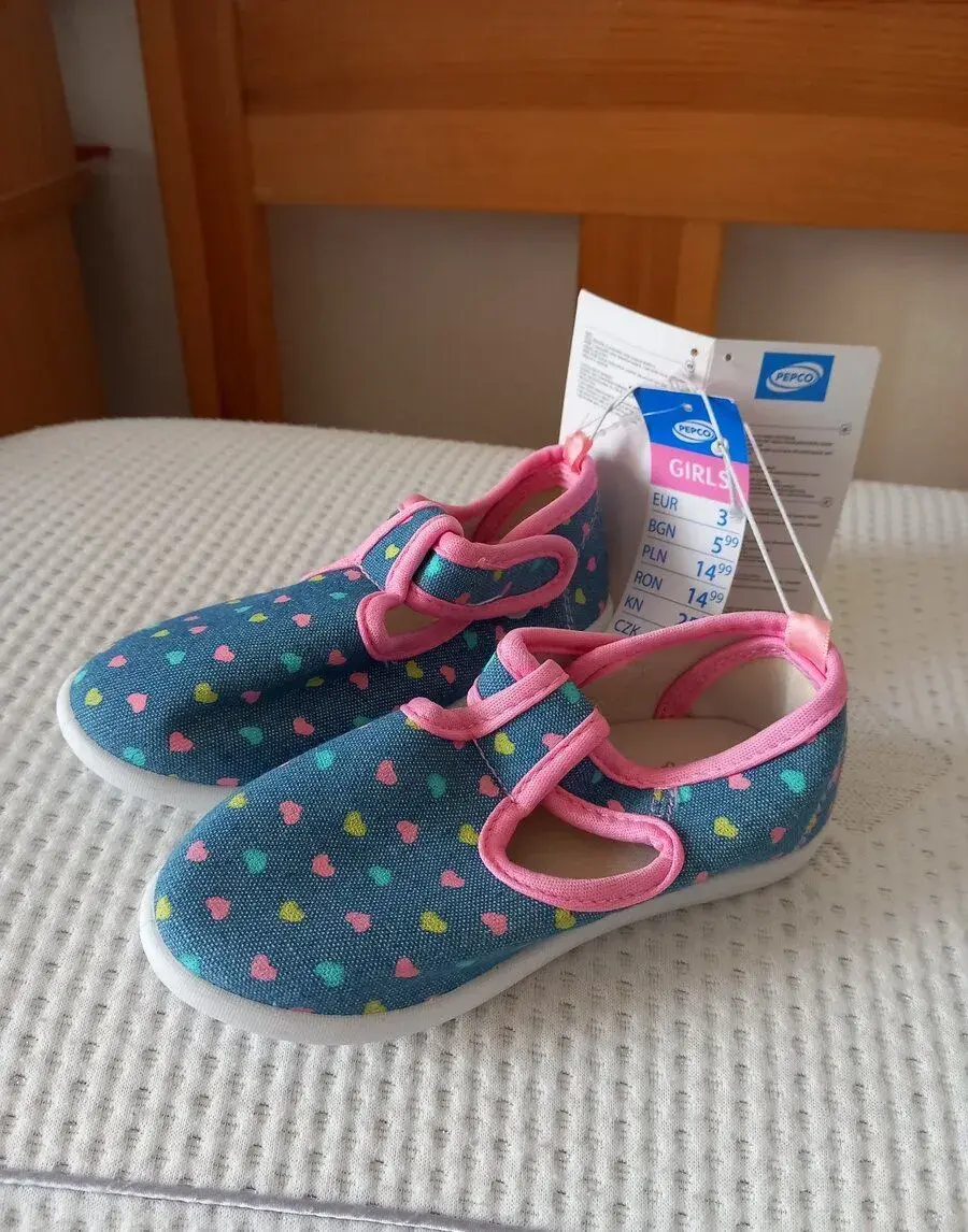dívčí tenisky se srdíčk
