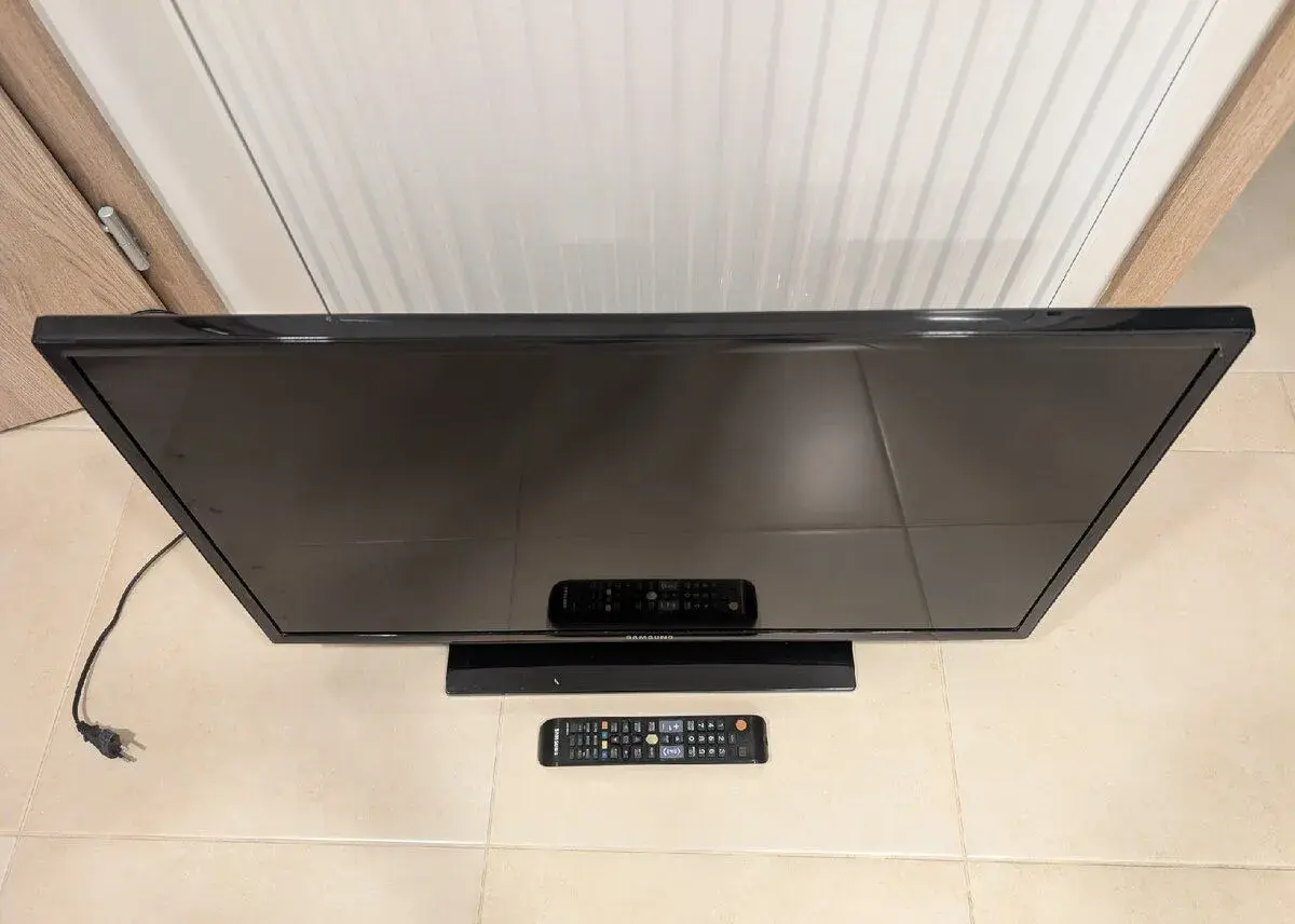 Televize Samsung 32" UE32EH5300W