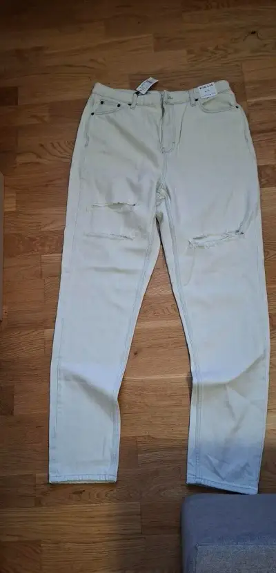 nové rifle vel. 44 + halenka zdarma