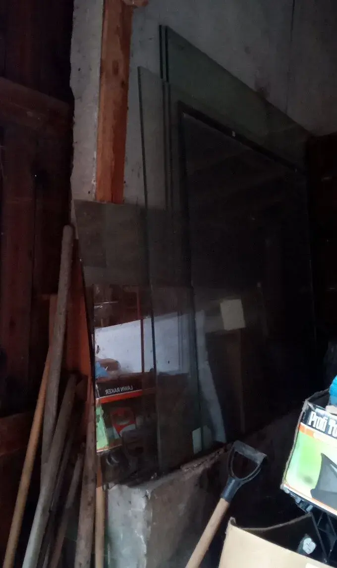 Kalená skla pro sklěněné příčky