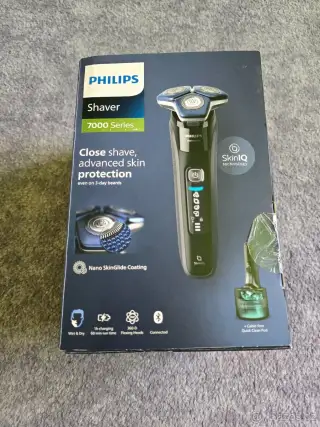 Holicí strojek Philips Series 7000 (S7886/58) | stav