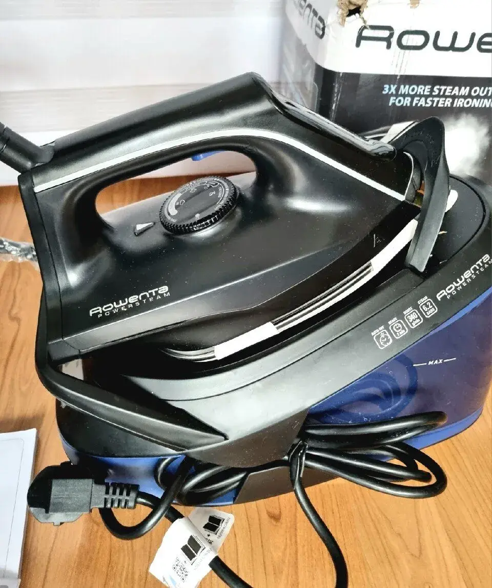 Parní generátor Rowenta VR8315