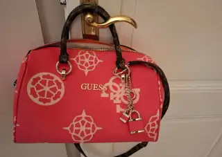 Originál kabelku Guess oranžovou