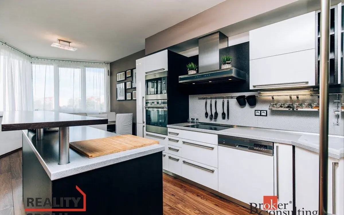 Pronájem, byty/3+kk, 82 m2, Labská louka 668/15, Třebeš, 500