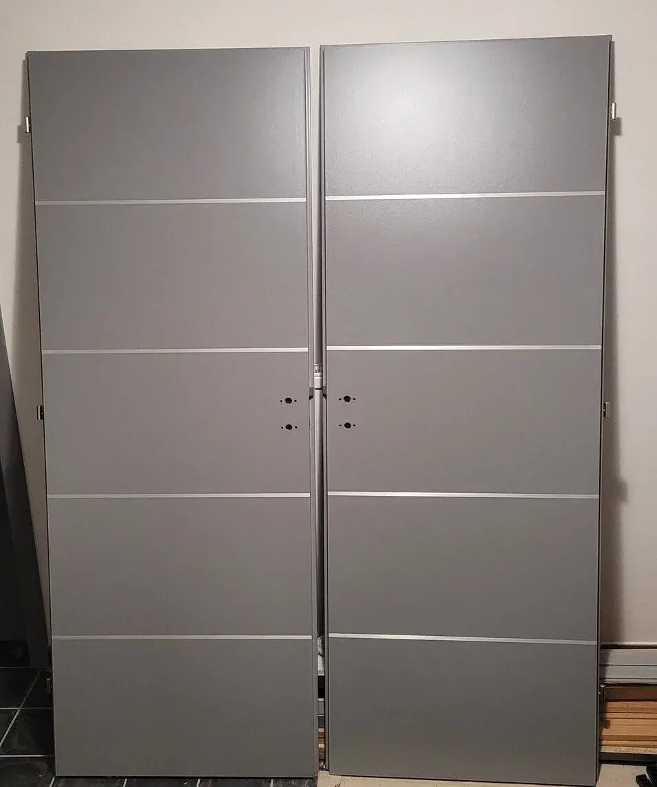 2x interiérové dveře Doornite ALU šedá