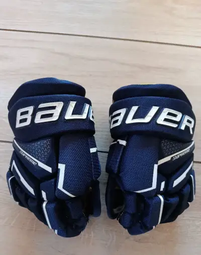 Dětské hokejové rukavice Bauer S23 Supreme