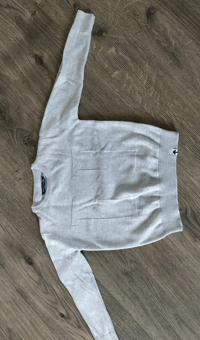 Svetr pro chlapce zn. Reserved vel. 104