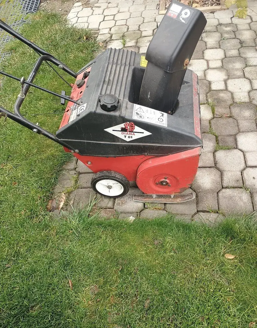Sněhovou frézu