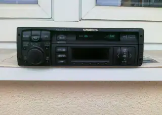 Autorádio GRUNDIG,.-.