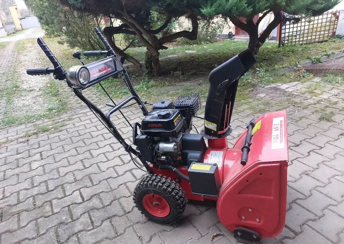 Sněhová fréza VeGA 651e