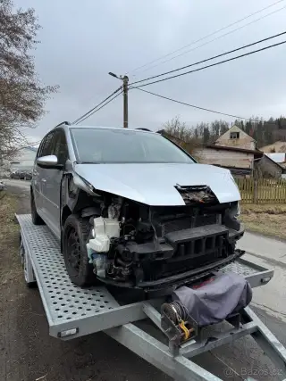 Volkswagen Touran – 2012, 292 000 km