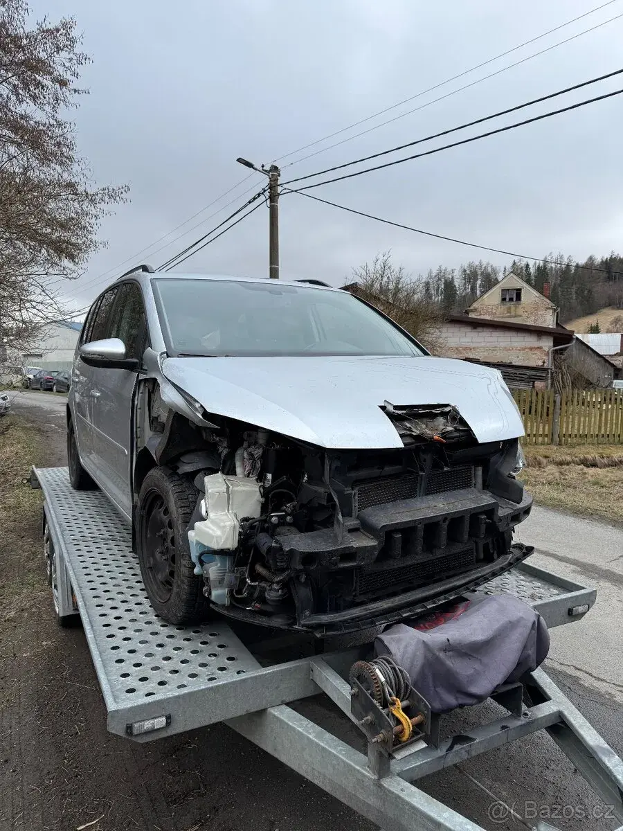 Volkswagen Touran – 2012, 292 000 km