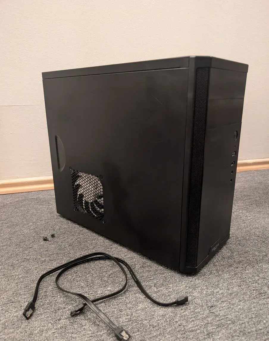 Fractal Design CORE 1100 + 350w zdroj