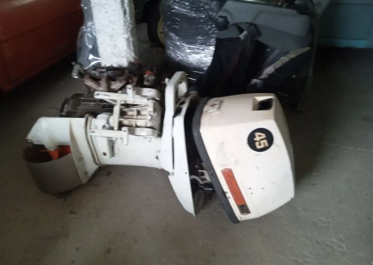 Lodní motor