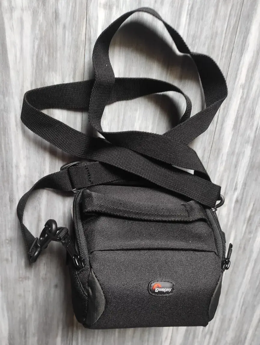 Fotobrašna Lowepro Format 100