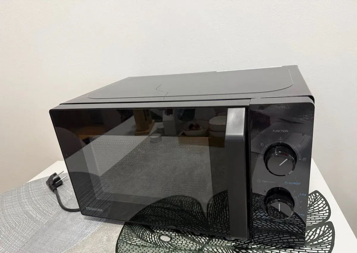 Nová mikrovlnná trouba Toshiba MW2-MM20PE(BK), 20 l, 700 W
