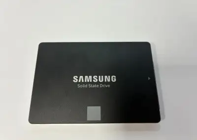 3x SSD Samsung EVO 870 - 2x 1TB a 1x 500GB (stav 99%)