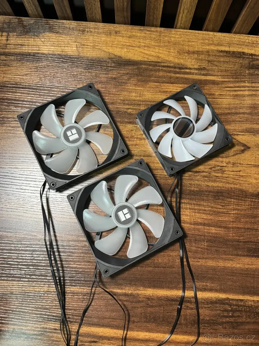 3x Thermalright Extra Tiché PWM ARGB Ventilátory