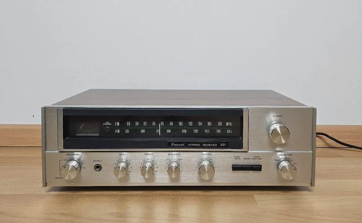 Sansui 331 / vintage stereo receiver