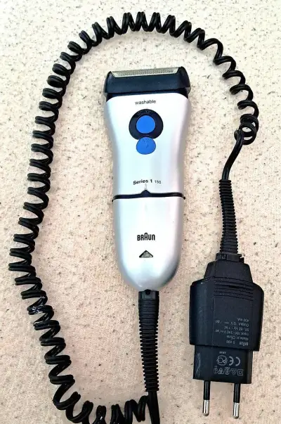 Holící strojek Braun 5685 Serie1 150