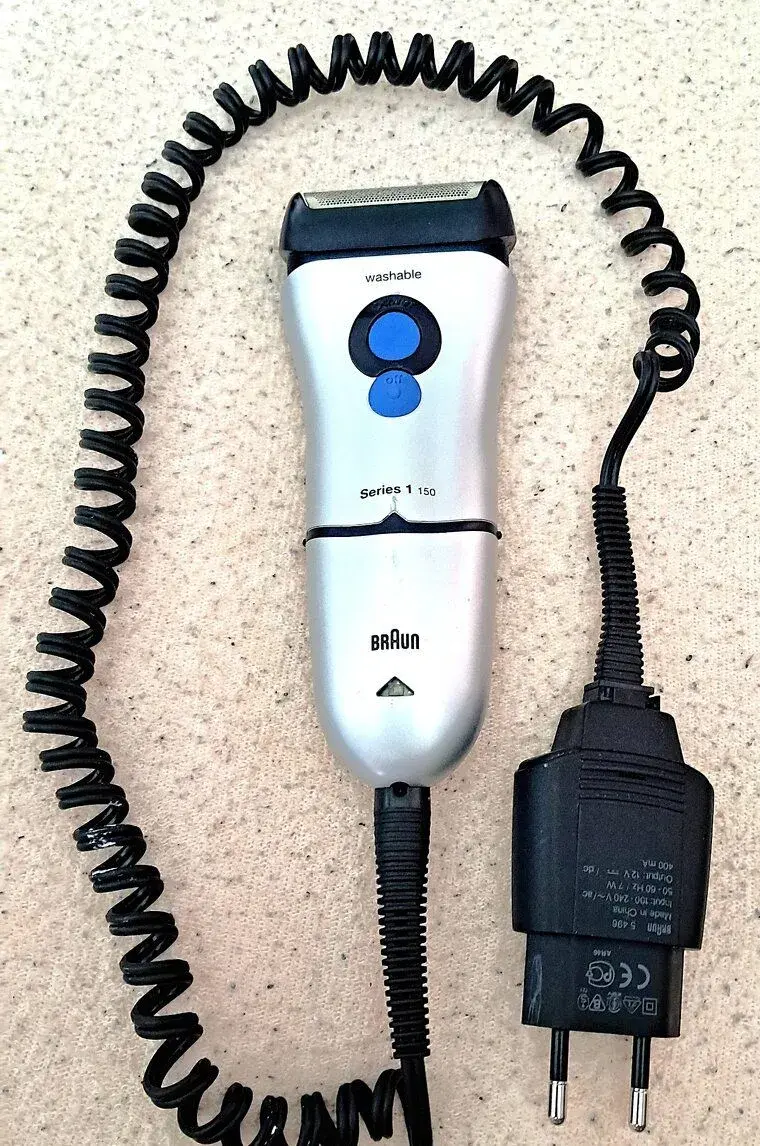 Holící strojek Braun 5685 Serie1 150