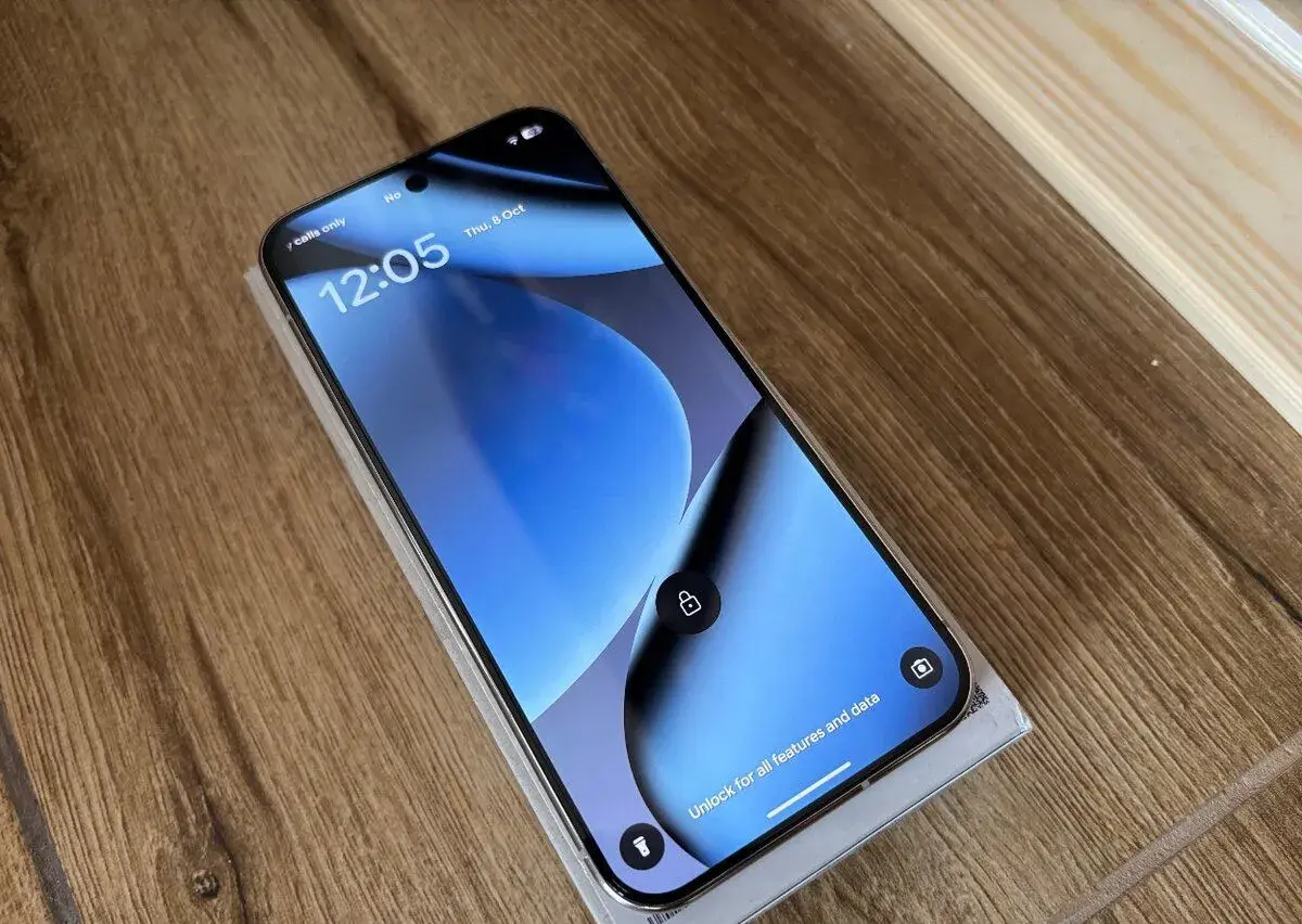 Pixel 10 Pro XL 512GB bílý
