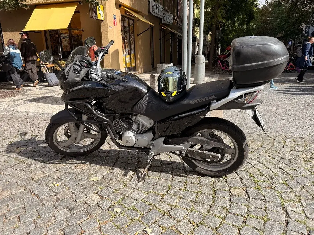 Honda Varadero 125 2009 vstřikování