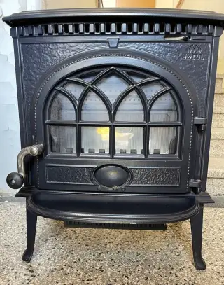 Jotul F3 CB - norská litinová kamna