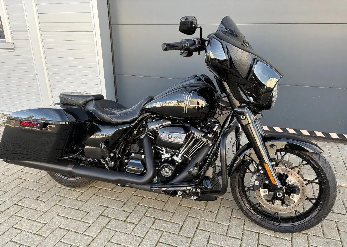 HARLEY DAVIDSON STREET GLIDE FLHXS 114