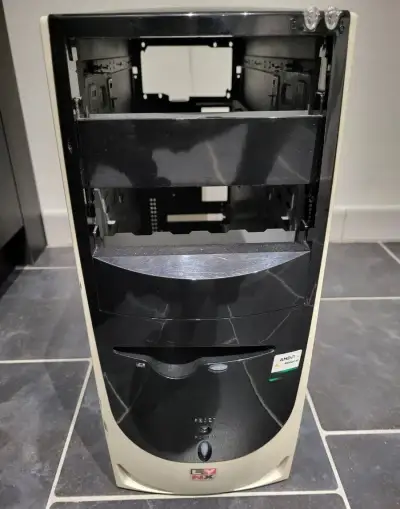 ATX skrin pro retro PC