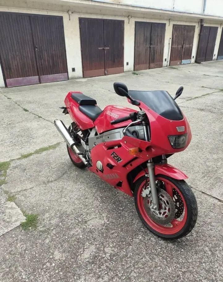 Yamaha FZR 600 Genesis
