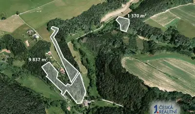 Les 9 837 m², Podíl 33 % o výměře 3 279 m²