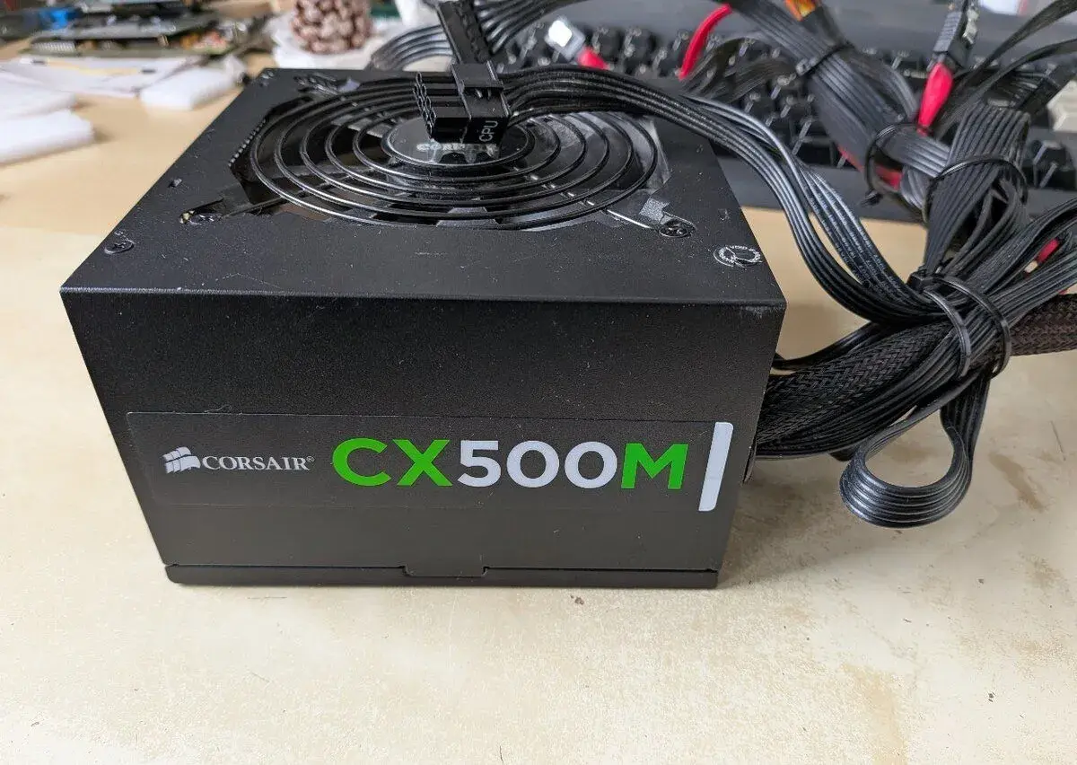 ATX zdroje Corsair CX500M, Seasonic ss-520gb, Evolveo FX 500