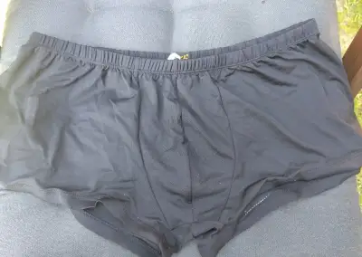 Nové pánské plavky různých velikostí
