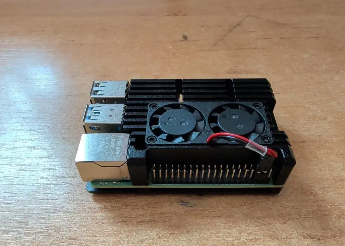 Raspberry Pi 4 Model B 8 GB RAM + aktivní hliníkový chladič