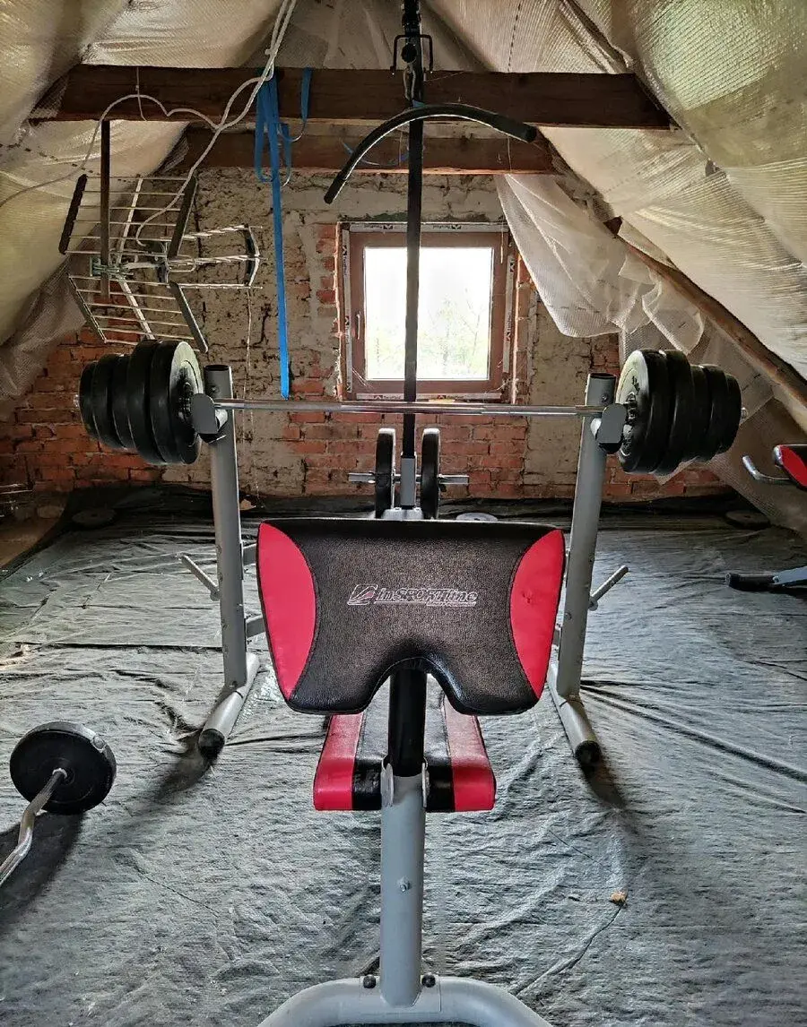 Posilovací věž