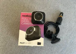 Kamera do auta NICEBOY PILOT Q2 Wifi 32GB karta