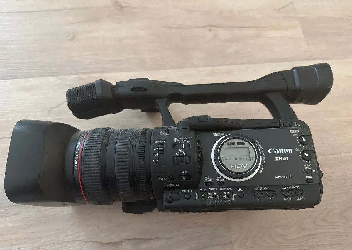 Canon XH-A1